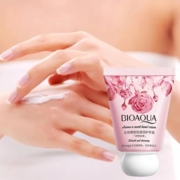 Крем для рук парфюмированный Bioaqua Aromatic Moist Hand Cream Delicate and Charming, 30 г, фото 3