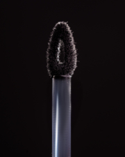 Тени для век жидкие ZOLA x Valentina Lelyukh Silky Matte Tint 05 Black Velvet, фото 4