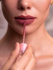 Помада матова оксамитова Zola Velour Lip Souffle 05 Cozy Pink, фото 5